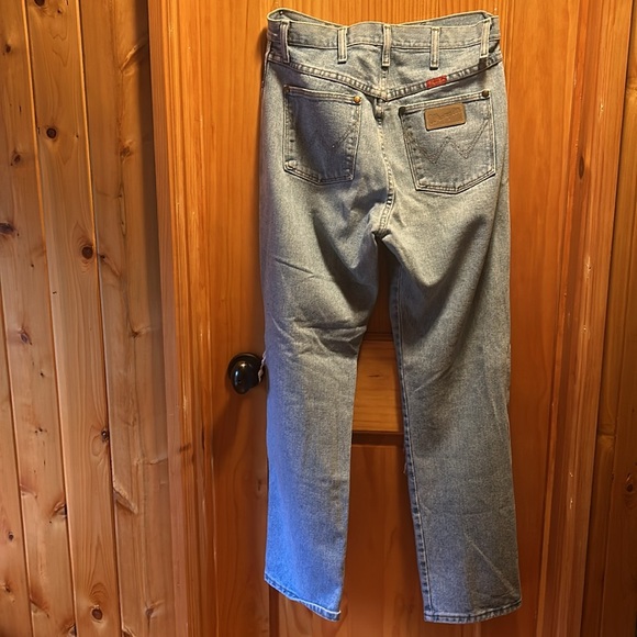 WRANGLER - High Rise - Vintage Jeans - Weathered Tears’ - Size: W30”/L30” - Picture 5 of 7